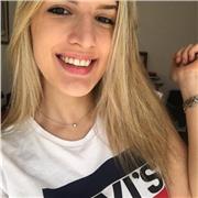 Studentessa universitaria si propone come aiuto compiti/ripetizioni